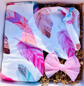 Feather newborn arrival box